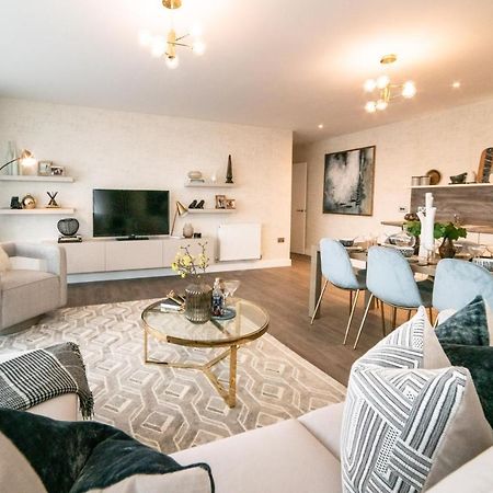 Seven Living Ashford - Modern And Spacious Apartments Extérieur photo