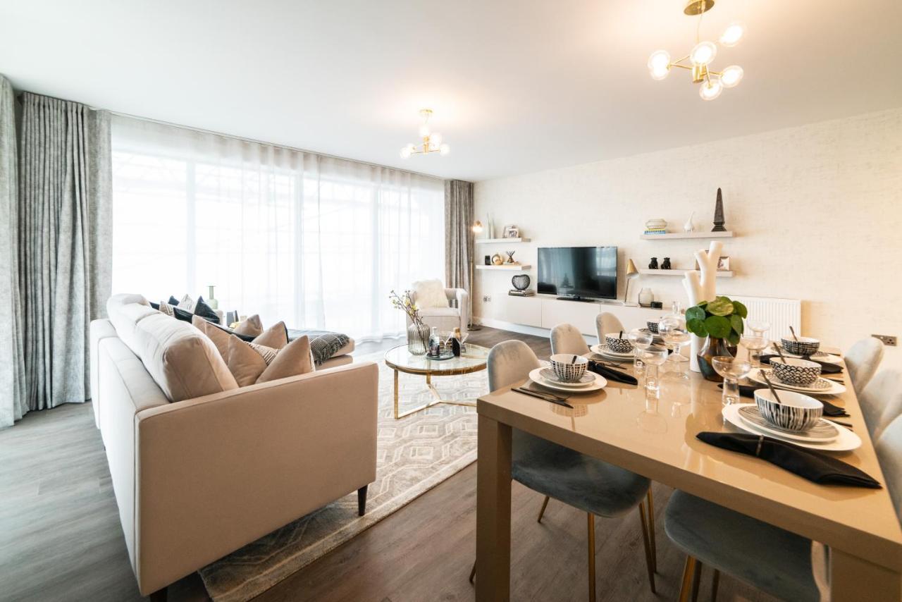 Seven Living Ashford - Modern And Spacious Apartments Extérieur photo