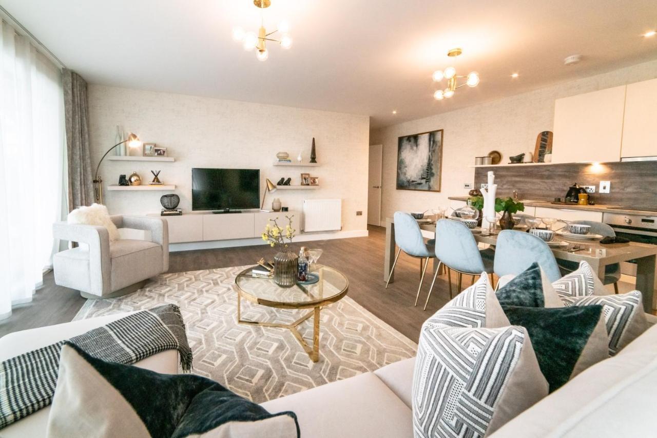 Seven Living Ashford - Modern And Spacious Apartments Extérieur photo