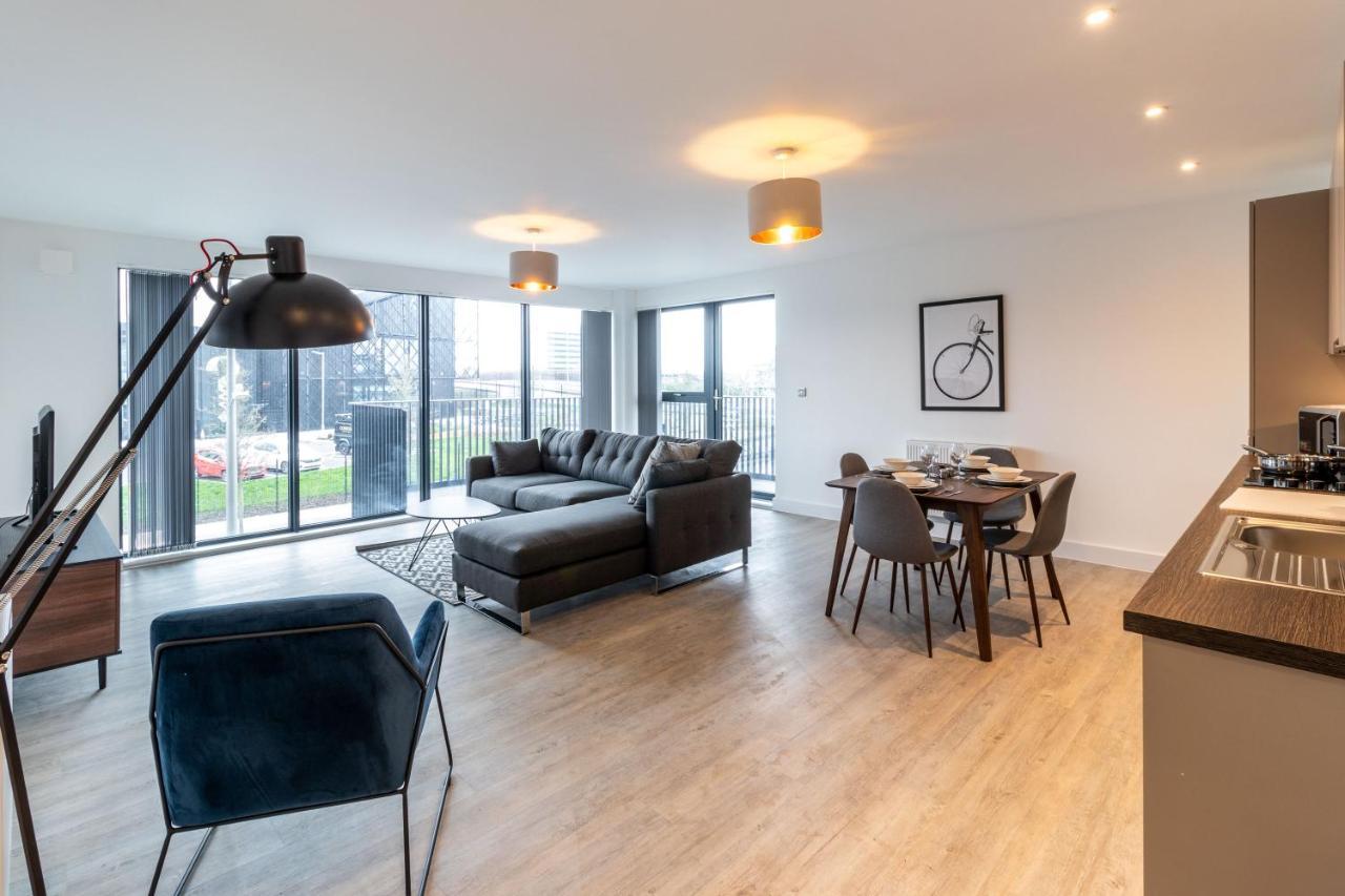 Seven Living Ashford - Modern And Spacious Apartments Extérieur photo