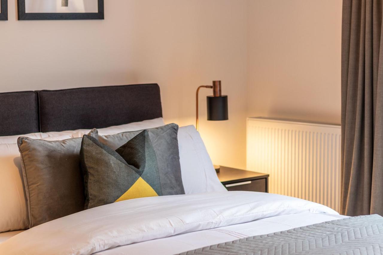 Seven Living Ashford - Modern And Spacious Apartments Extérieur photo