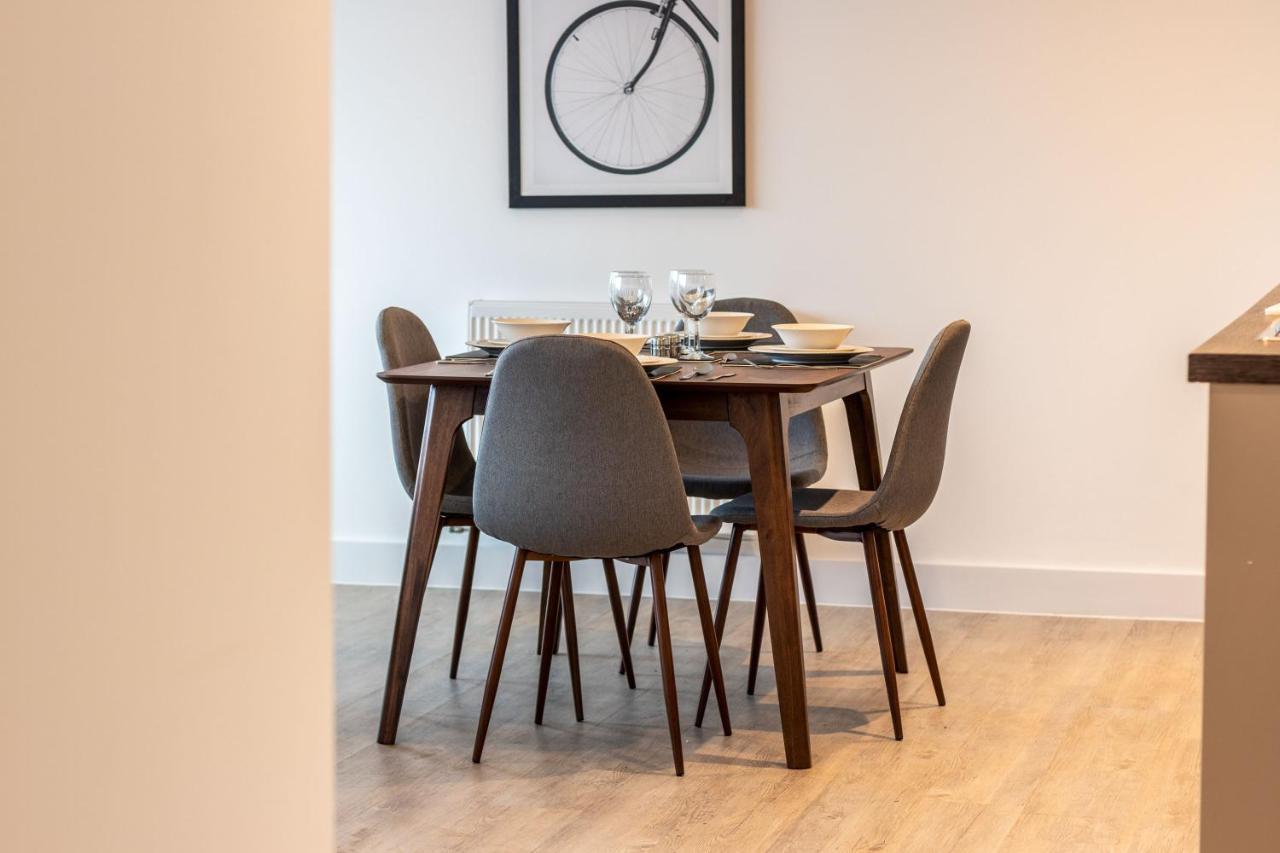 Seven Living Ashford - Modern And Spacious Apartments Extérieur photo