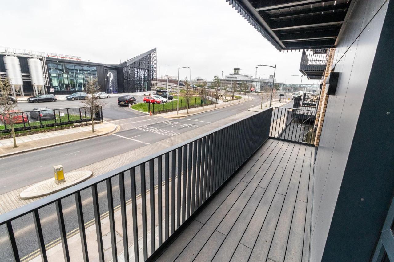 Seven Living Ashford - Modern And Spacious Apartments Extérieur photo