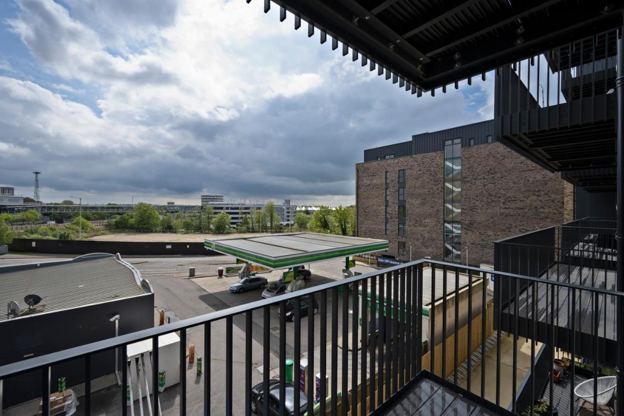 Seven Living Ashford - Modern And Spacious Apartments Extérieur photo