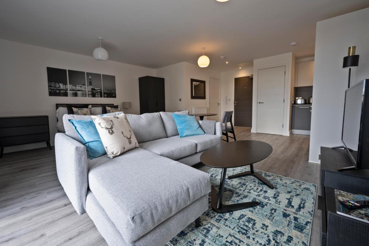 Seven Living Ashford - Modern And Spacious Apartments Extérieur photo